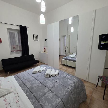 Domus Ciccio Pompeii - Relax & Free Parking Apartment Scafati Exterior foto